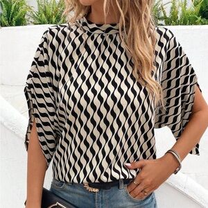 EMERY ROSE Allover Print Batwing Sleeve Mock Neck Blouse - Size XL (12)